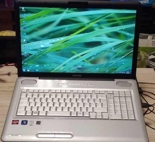 Toshiba satellite - toshiba,